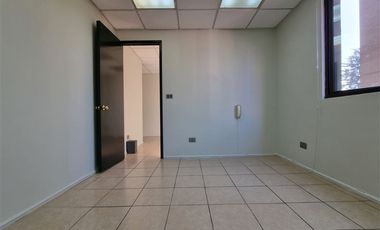 Oficina en Venta en Oficina Metro Pedro de Valdivia - 2 privados y 2 baños