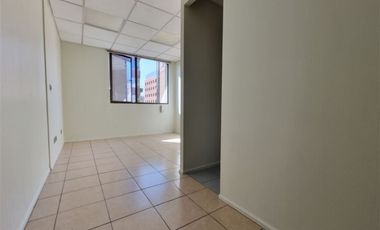 Oficina en Venta en Oficina Metro Pedro de Valdivia - 2 privados y 2 baños