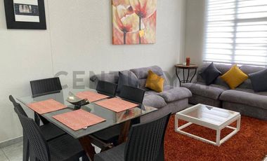 Se Renta Linda Casa Dentro de Conjunto