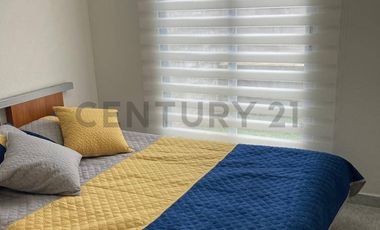 Se Renta Linda Casa Dentro de Conjunto