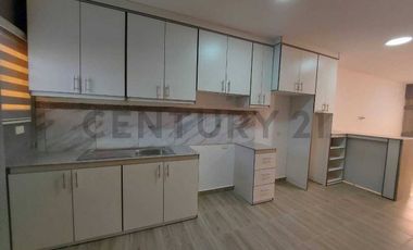 VENTA DE CASA MODERNA  NORTE DE MANTA