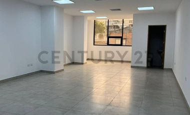 EDIFICIO COMPLETO EN VENTA, EN LA MEJOR UBICACION DE MANTA