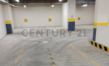 EDIFICIO COMPLETO EN VENTA, EN LA MEJOR UBICACION DE MANTA