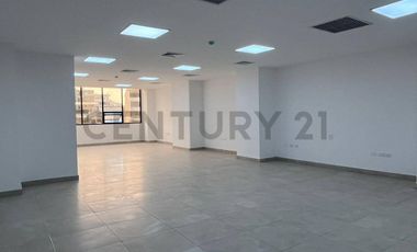 EDIFICIO COMPLETO EN VENTA, EN LA MEJOR UBICACION DE MANTA