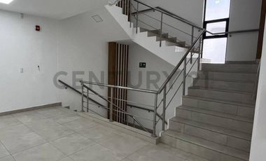 EDIFICIO COMPLETO EN VENTA, EN LA MEJOR UBICACION DE MANTA