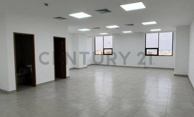 EDIFICIO COMPLETO EN VENTA, EN LA MEJOR UBICACION DE MANTA