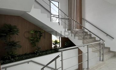 EDIFICIO COMPLETO EN VENTA, EN LA MEJOR UBICACION DE MANTA