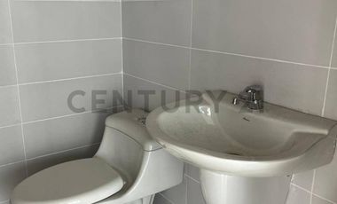 EDIFICIO COMPLETO EN VENTA, EN LA MEJOR UBICACION DE MANTA