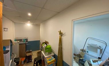 Local comercial en arriendo en LAMPA