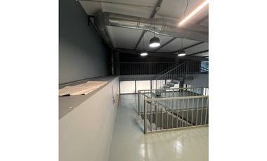 OFICINA DISPONIBLE PARA ARRIENDO CENTRO DE NEGOCIOS ALAMEDAS