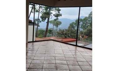 Casa en venta dentro de residencial en Avándaro Valle de Bravo