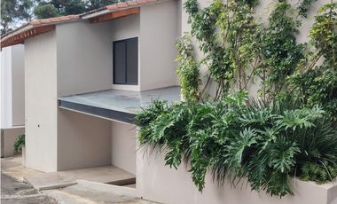 Casa en venta dentro de residencial en Avándaro Valle de Bravo