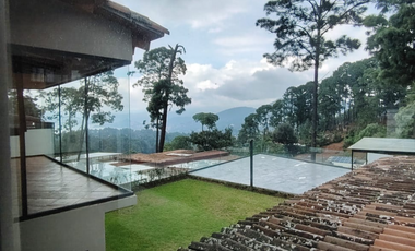 Casa en venta dentro de residencial en Avándaro Valle de Bravo