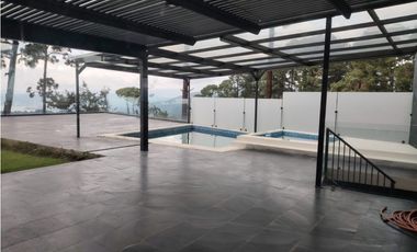 Casa en venta dentro de residencial en Avándaro Valle de Bravo