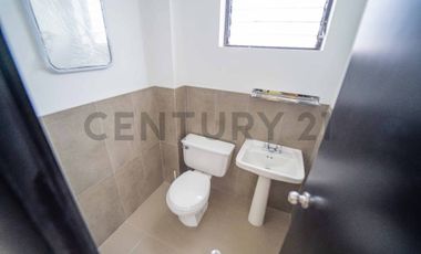 En renta departamento Urb. El Condado