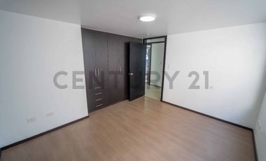 En renta departamento Urb. El Condado