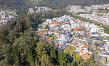 En renta departamento Urb. El Condado