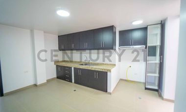 En renta departamento Urb. El Condado