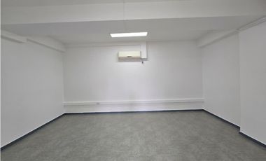 Amplia  e impecable oficina en pleno centro de Santiago