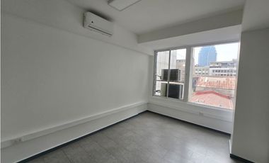 Amplia  e impecable oficina en pleno centro de Santiago