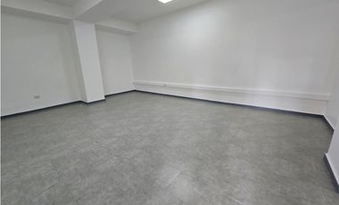 Amplia  e impecable oficina en pleno centro de Santiago