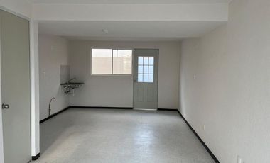 CASA DE 2 RECAMARAS EN FRACC.A 15 MINUTOS DE TOLUCA
