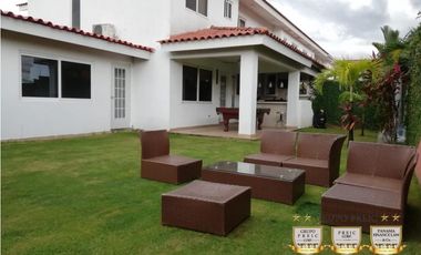 Venta de Casa Marsella Esquinera con CBE Quintas de Versalles