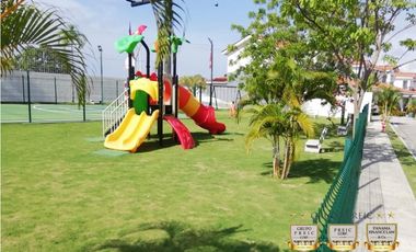 Venta de Casa Marsella Esquinera con CBE Quintas de Versalles