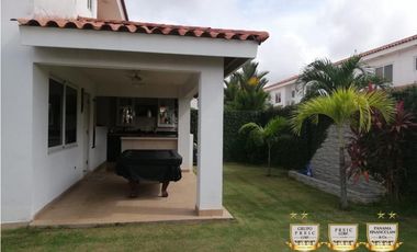 Venta de Casa Marsella Esquinera con CBE Quintas de Versalles