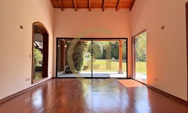 EN ARRIENDO, CASA CHILENA 6 DORMS EN LOS TRAPENSES