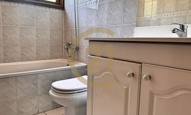 EN ARRIENDO, CASA CHILENA 6 DORMS EN LOS TRAPENSES