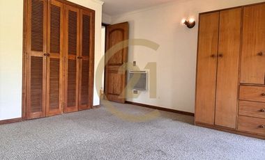 EN ARRIENDO, CASA CHILENA 6 DORMS EN LOS TRAPENSES