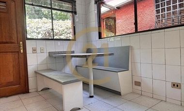 EN ARRIENDO, CASA CHILENA 6 DORMS EN LOS TRAPENSES