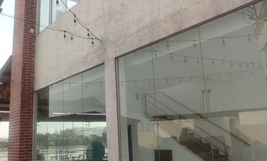 Local en venta en Mix Center, Av. León Febres Cordero  MarC