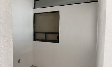 Local en  Renta en Av. Las Torres esq Heriberto Enriquez
