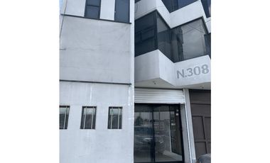 Local en  Renta en Av. Las Torres esq Heriberto Enriquez