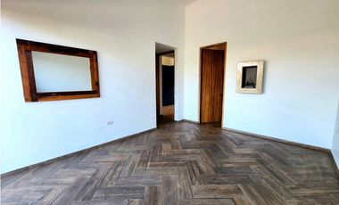 CASA EN VENTA EN  AVNDARO.