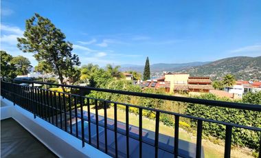 CASA EN VENTA EN  AVNDARO.