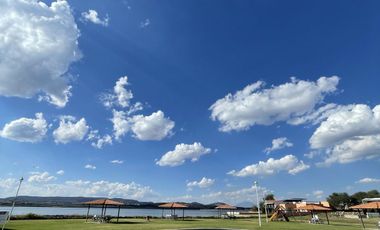 Terreno en Venta en Fraccionamiento Ribera del Lago Acatlan de Juarez