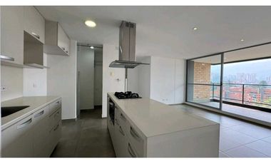 APARTAMENTO EN ARRIENDO EN AMARELLO IN- LOMA DEL ESMERALDAL