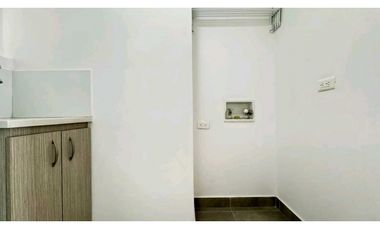 APARTAMENTO EN ARRIENDO EN AMARELLO IN- LOMA DEL ESMERALDAL