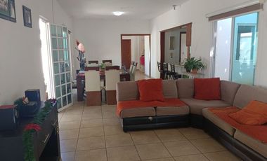 Casa en Col. Loma Bonita (ejidal)