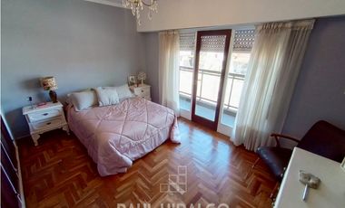 CHALET DE 4 AMBIENTES CON GRAN PARQUE Y GARAJE EN ZONA PUERTO