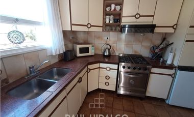 CHALET DE 4 AMBIENTES CON GRAN PARQUE Y GARAJE EN ZONA PUERTO