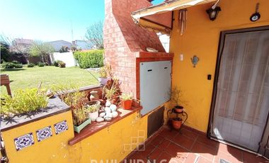 CHALET DE 4 AMBIENTES CON GRAN PARQUE Y GARAJE EN ZONA PUERTO