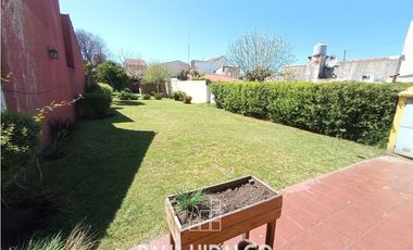 CHALET DE 4 AMBIENTES CON GRAN PARQUE Y GARAJE EN ZONA PUERTO