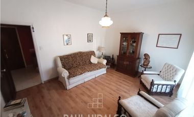 CHALET DE 4 AMBIENTES CON GRAN PARQUE Y GARAJE EN ZONA PUERTO