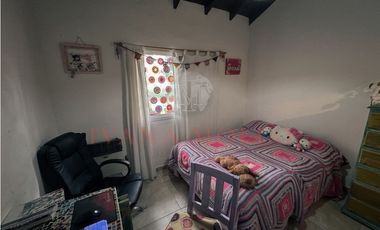 CASA EN VENTA EN PINAMAR - DEL CAZON 1870