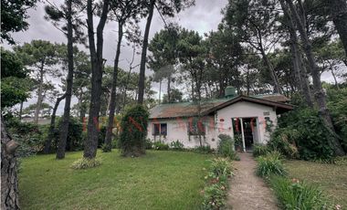 CASA EN VENTA EN PINAMAR - DEL CAZON 1870