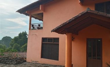 Casa en renta por la desviación de Avandaro, Valle de Bravo